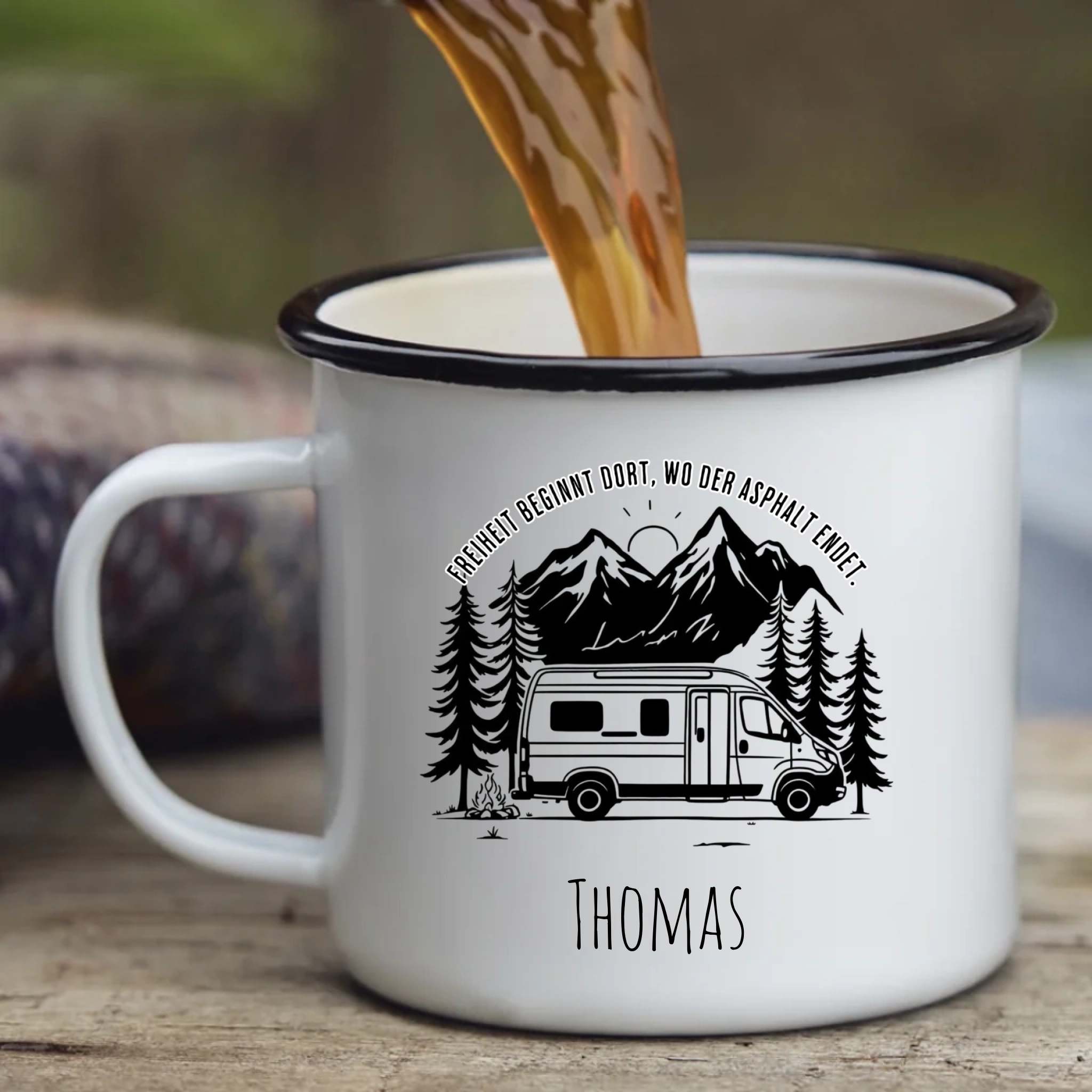 Emaille Becher fürs Camping mit Name – Freiheit aus der Tasse