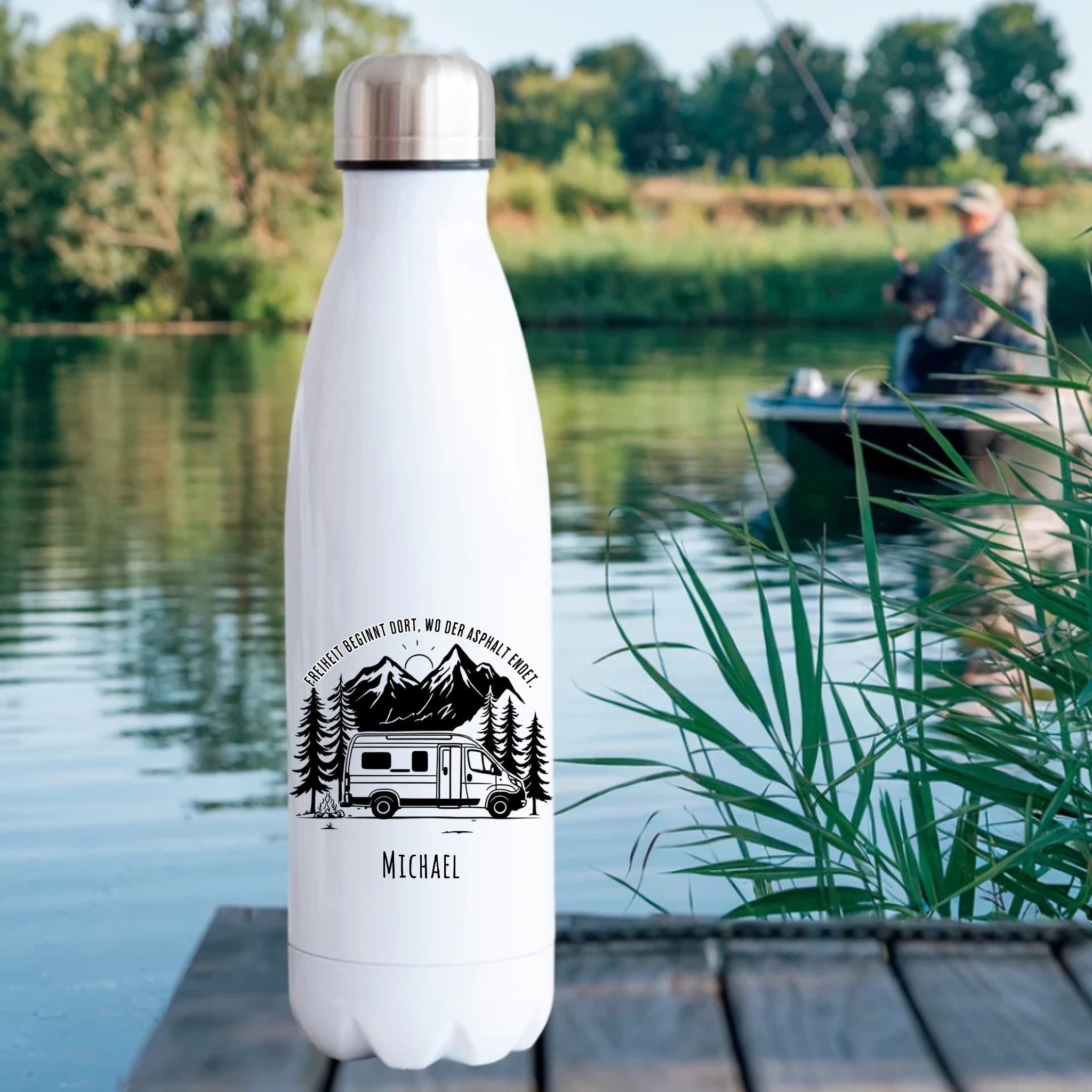 Camping Flasche mit Spruch & Name – Freiheit, die man trinken kann