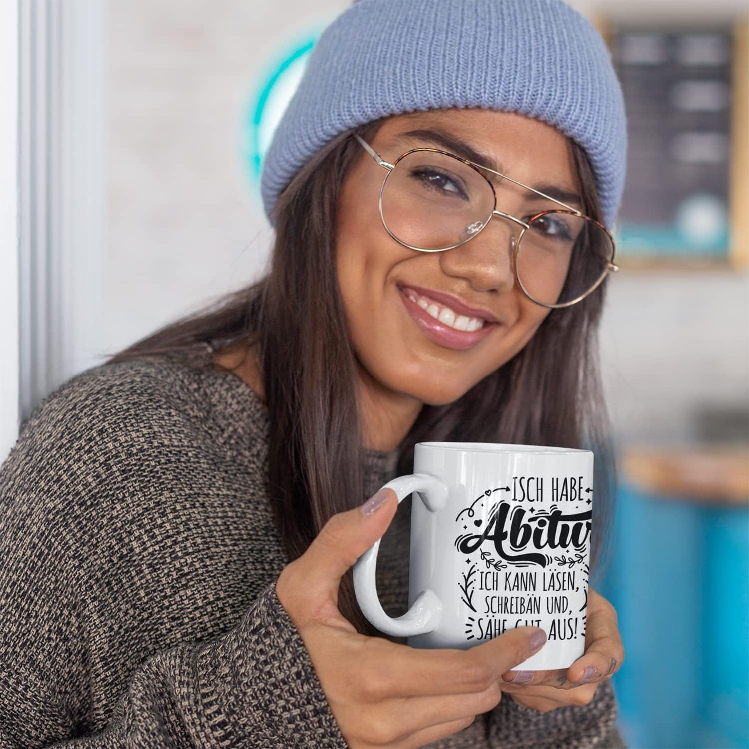 🎓 Abitur-Tasse mit floralen Elementen – „Ich kann läsen, schreibän und sähe gut aus!“